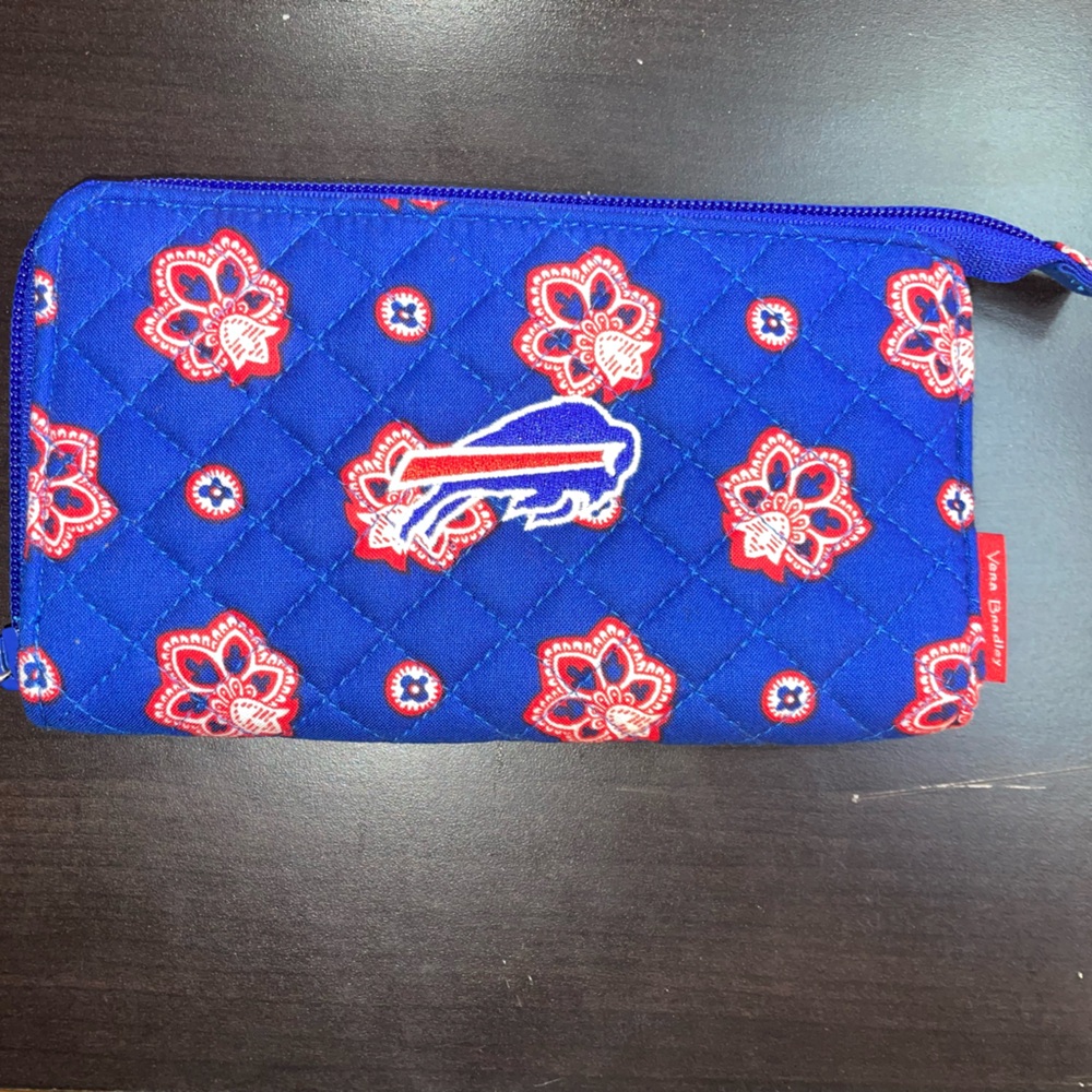 Vera Bradley Blue Red Floral Quilted Zip Wallet